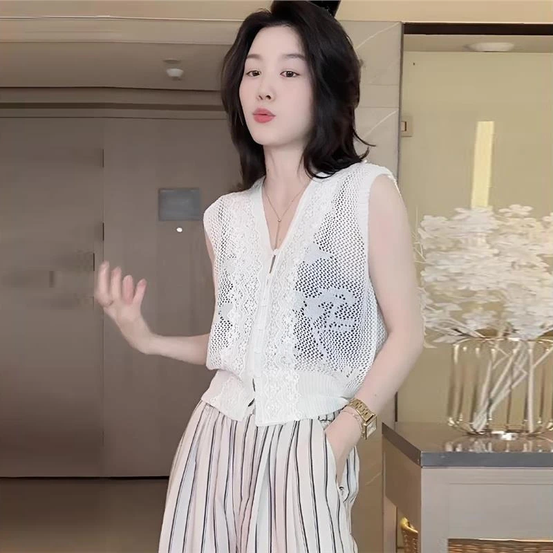 白色冰丝镂空针织衫上衣2025新款时尚减龄洋气短款无袖开衫外搭夏