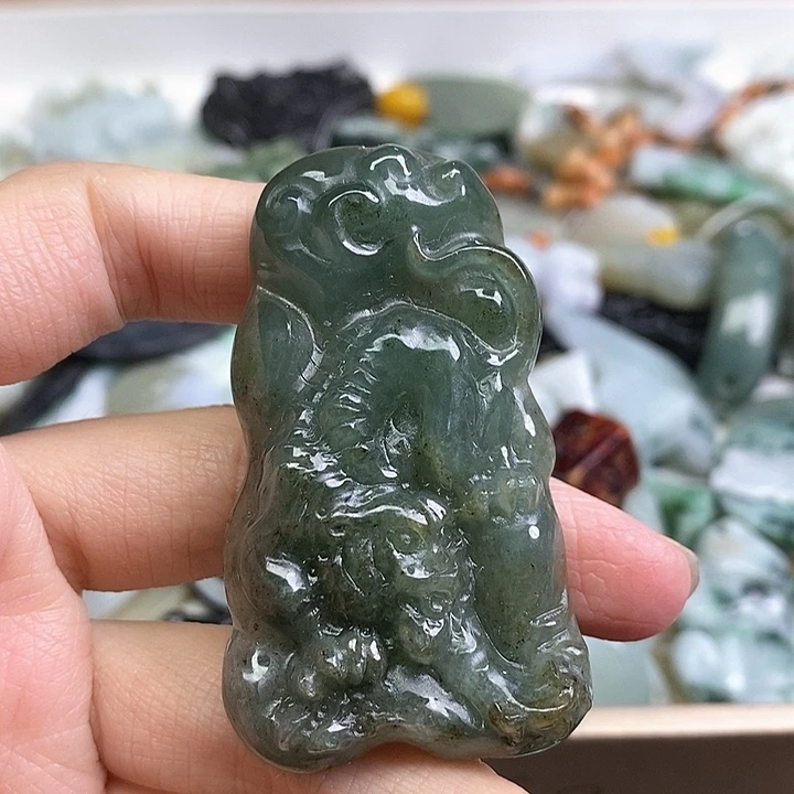 卡***果翡翠未镶嵌颈饰天然翡翠