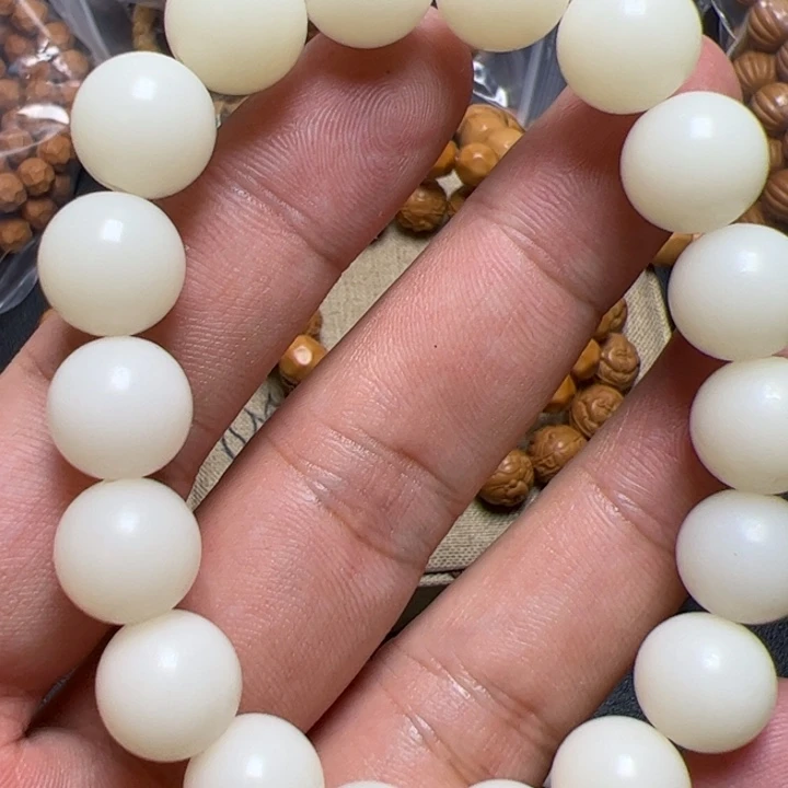 猴头核桃手串卡罗拉