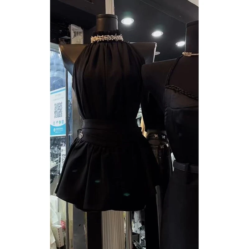法式风情万种的裙子黑色挂脖高冷御姐风气质小黑裙连衣裙新品