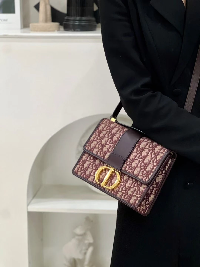 99新 DIOR/迪奥 dior蒙田30皮肩带红/严选