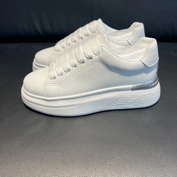 男士小白鞋百搭时尚板鞋运动休闲板鞋厚底春季夏季真皮透气韩版