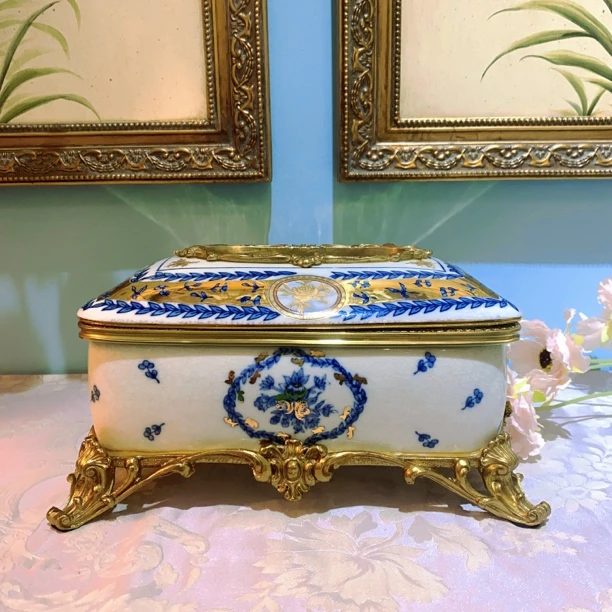 新品上市金韵青花桌面纸巾盒