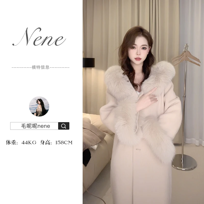 毛呢呢nene / 温蒂公主的赴约 /重磅氛围系狐狸毛领长款大衣