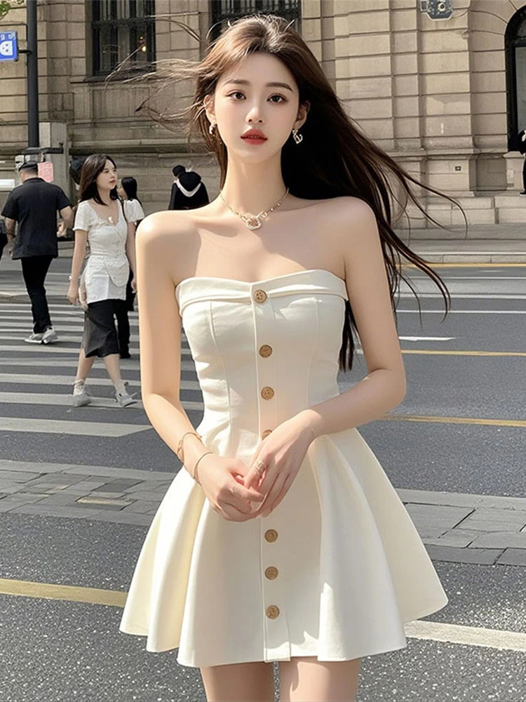 早春新款穿搭单排扣抹胸连衣裙子女装气质时尚高腰显瘦a字短裙潮