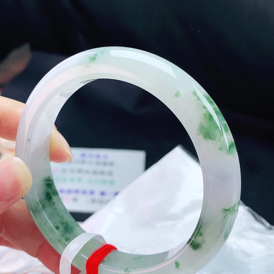 翡翠手镯未镶嵌62圈