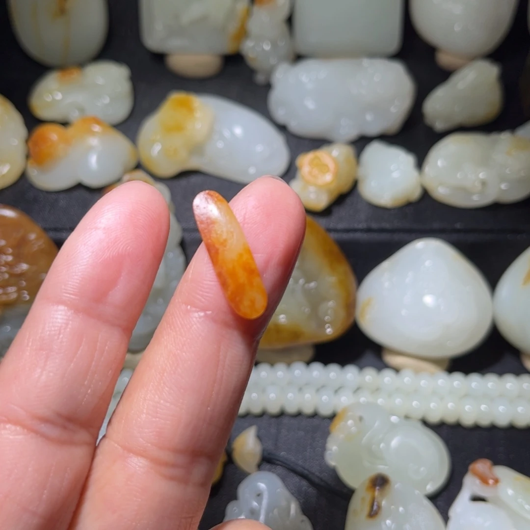 和田玉颈饰未镶嵌小****?