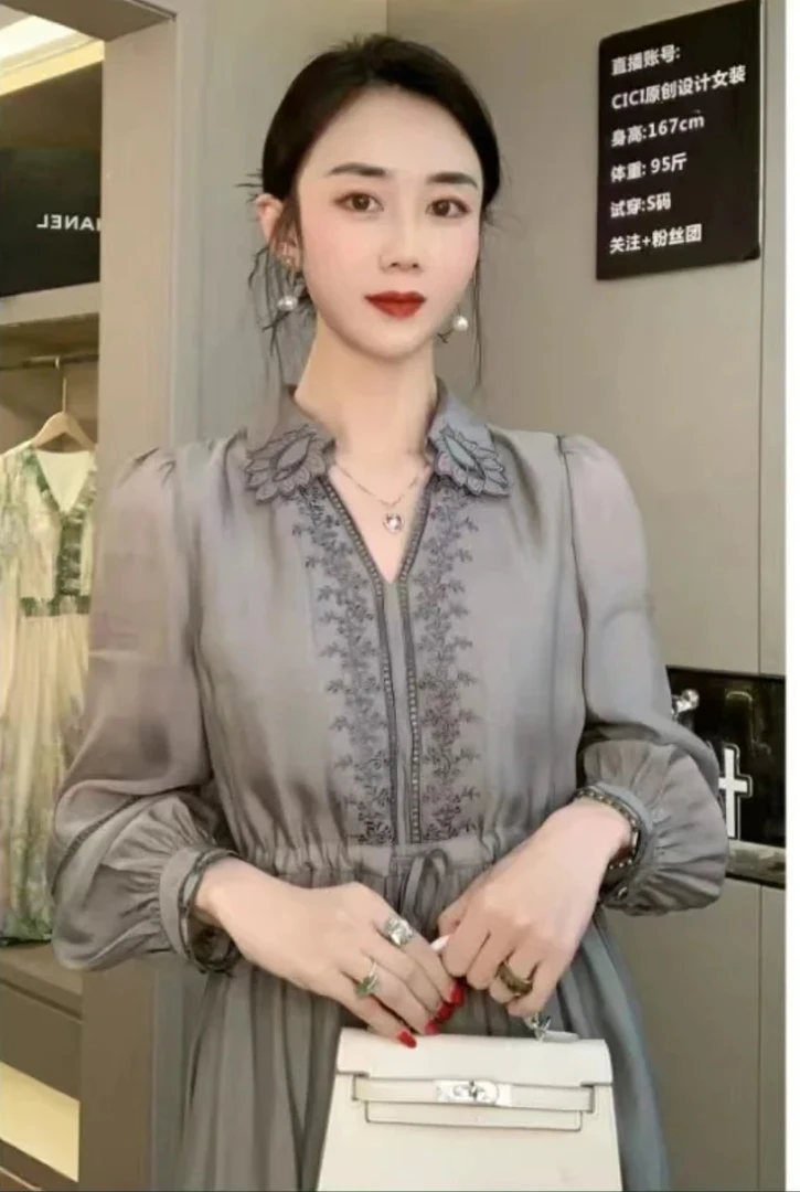 【高端定制】高级感重工绣花连衣裙女早春2025新款收腰显瘦中长裙