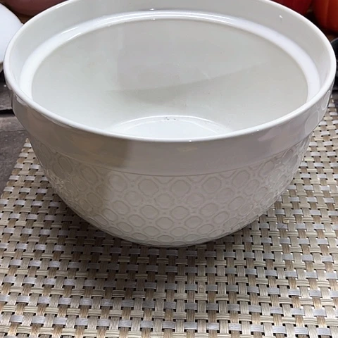 微瑕，不能明火，口径23高度12无盖，变形针孔拖釉