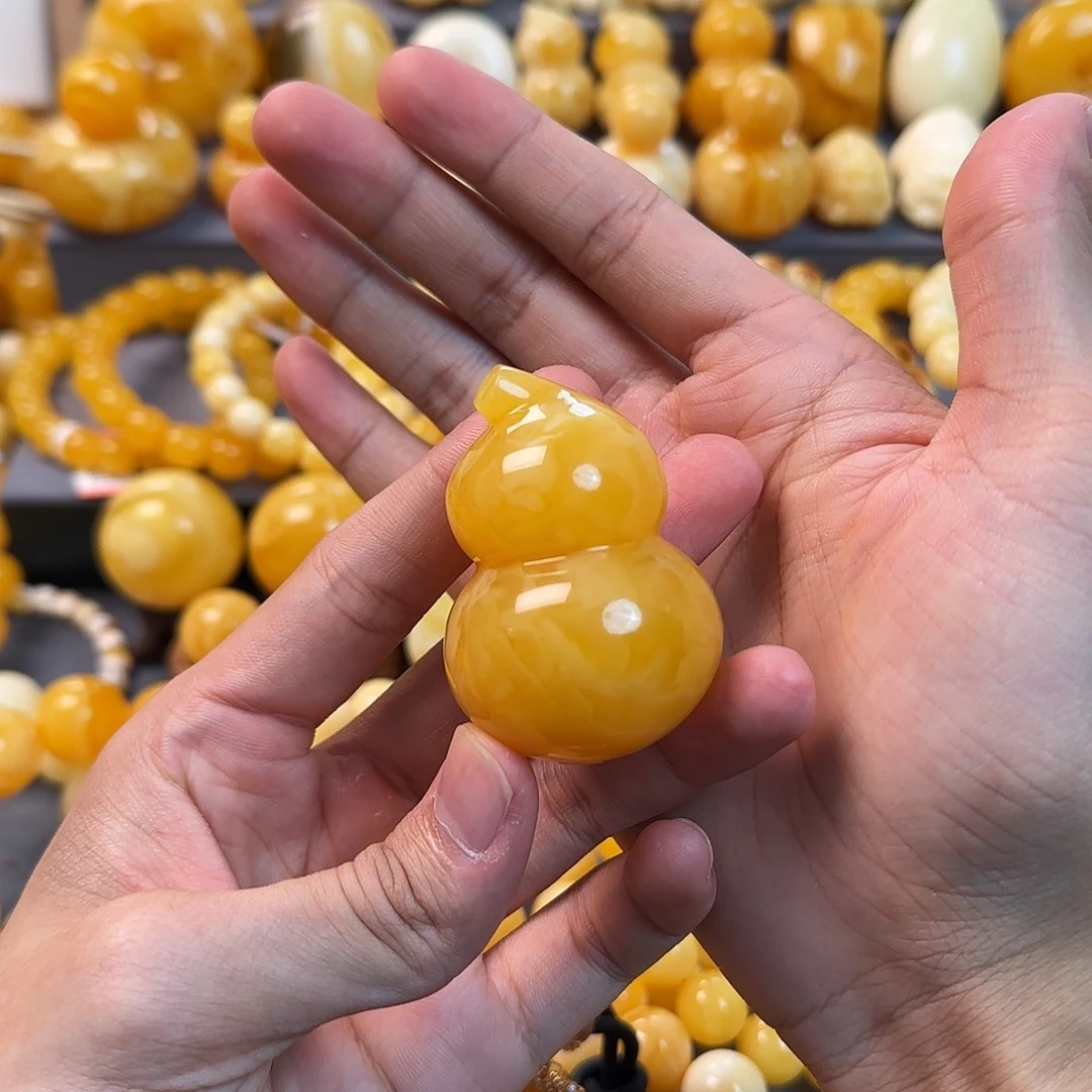 未镶嵌琥珀珠宝奇石