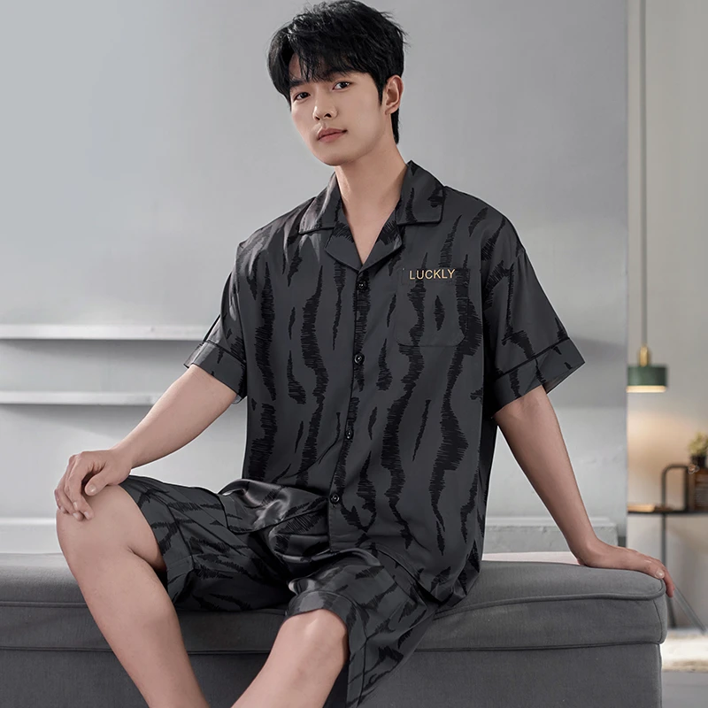 睡衣男士夏季薄款短袖休闲青少年宽松凉感冰丝大码外穿家居服套装