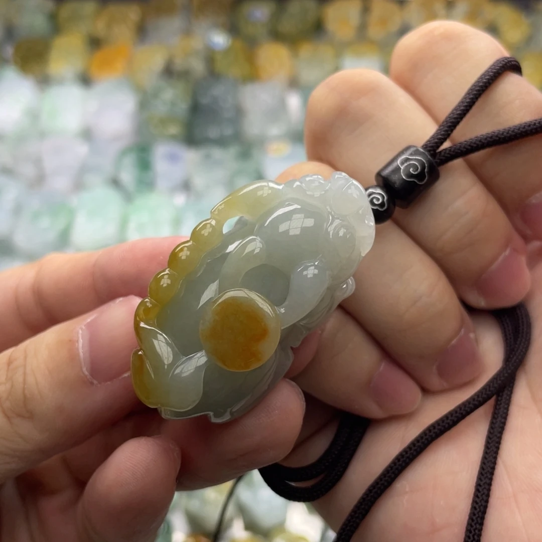 翡翠未镶嵌颈饰貔貅15