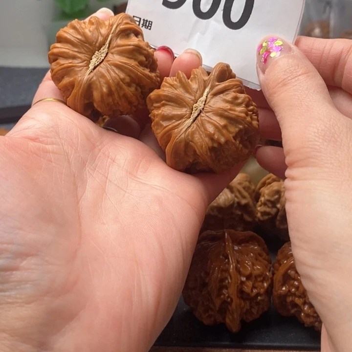 一***ヾ文玩核桃吊坠45白狮子900