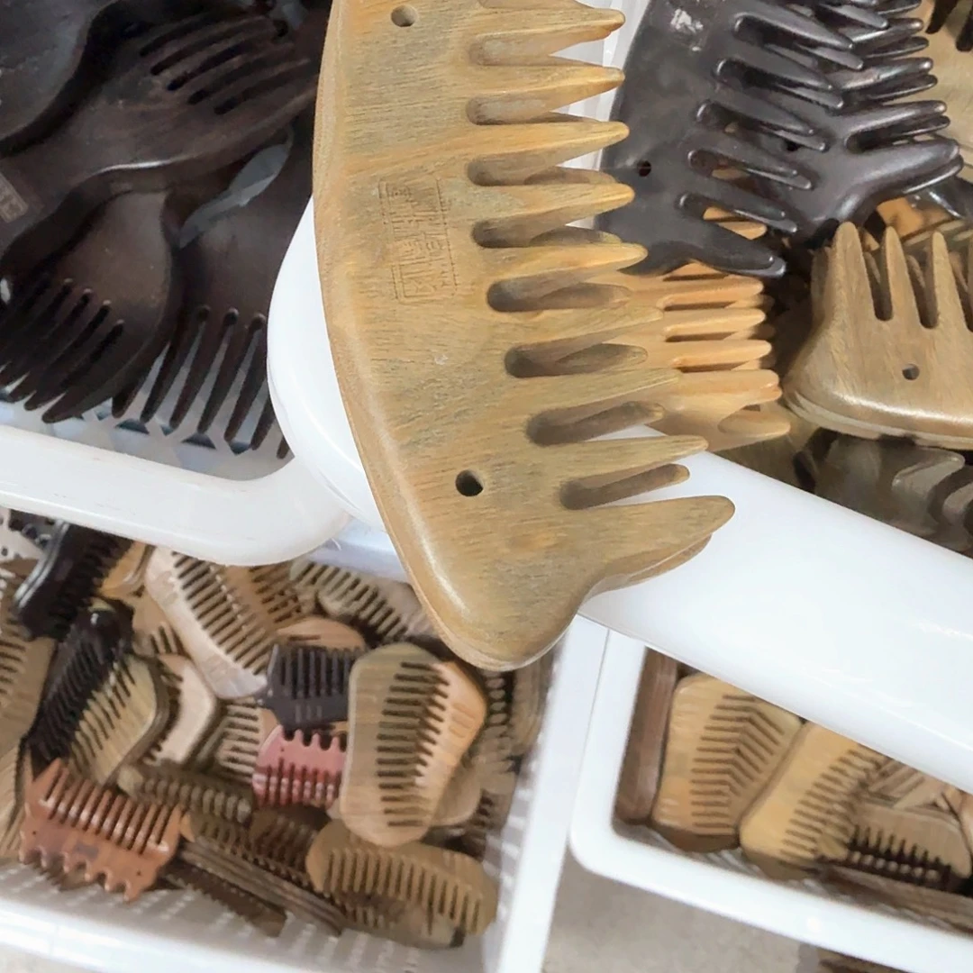 绿檀木迷你双排梳子瑕疵