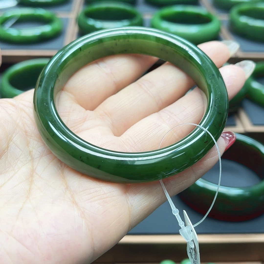 和田玉（碧玉）未镶嵌手镯