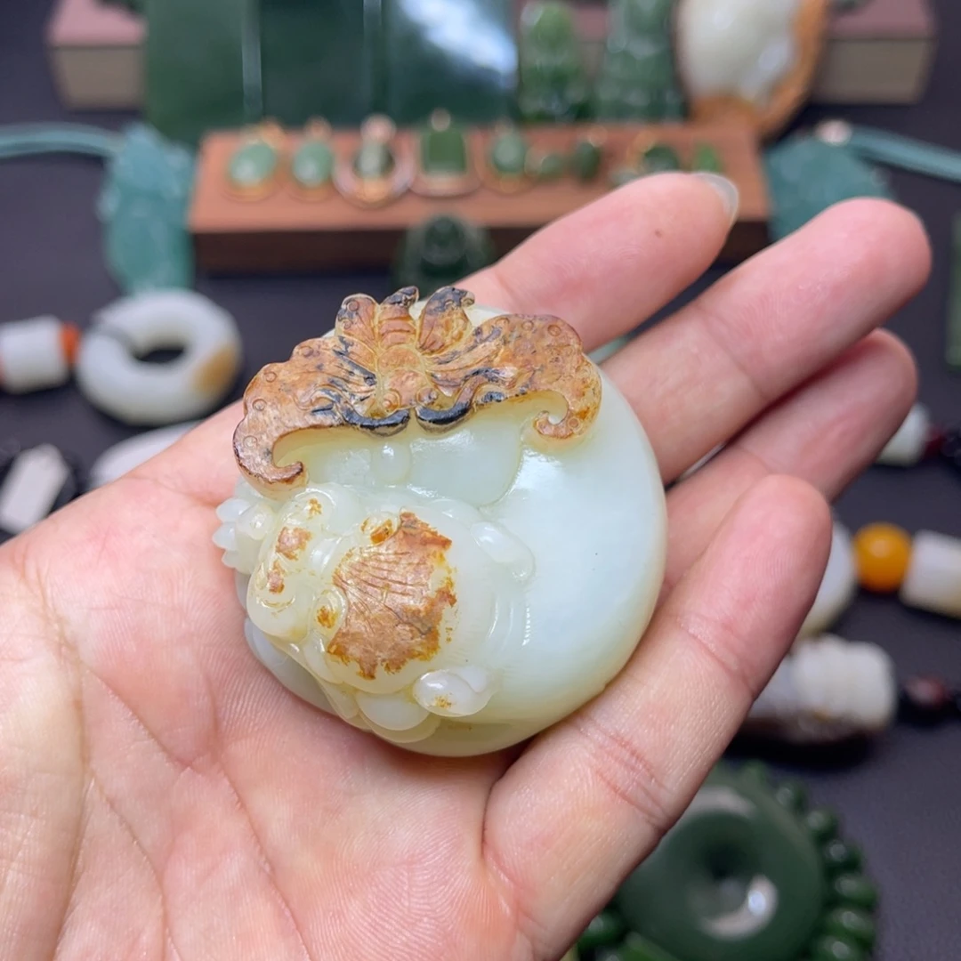 和田玉未镶嵌把件