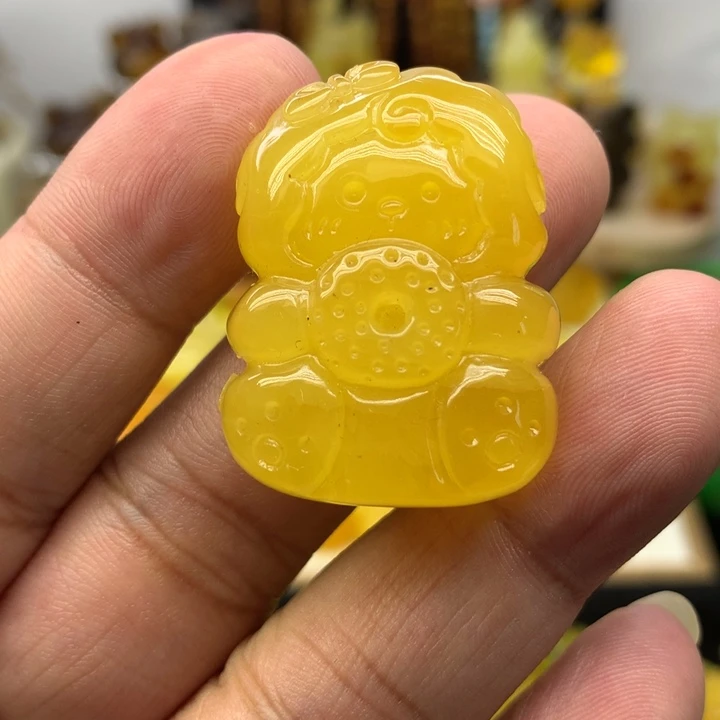 裸石琥珀未镶嵌甜甜圈小熊