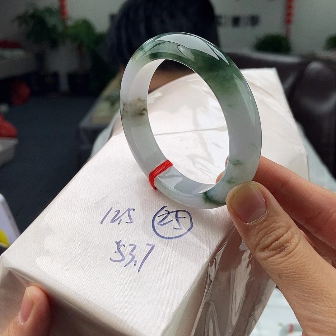 翡翠手镯未镶嵌拍一发一