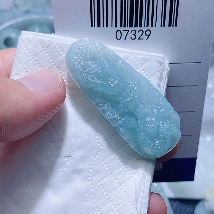 翡翠未镶嵌颈饰天光墟翡翠市场现金代购