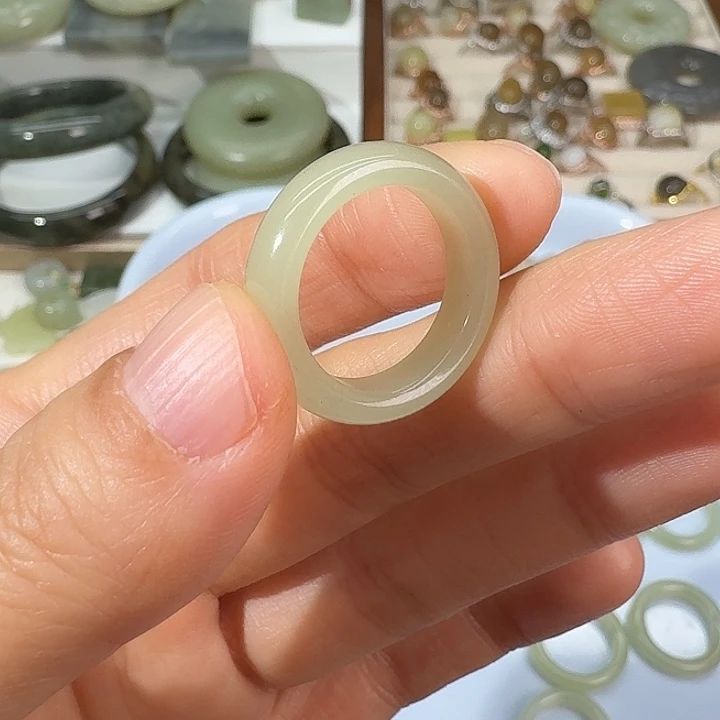 和田玉未镶嵌戒指17.3内径96