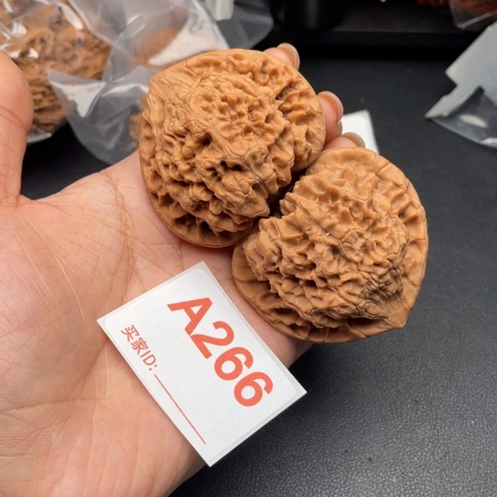 文玩核桃吊坠核桃