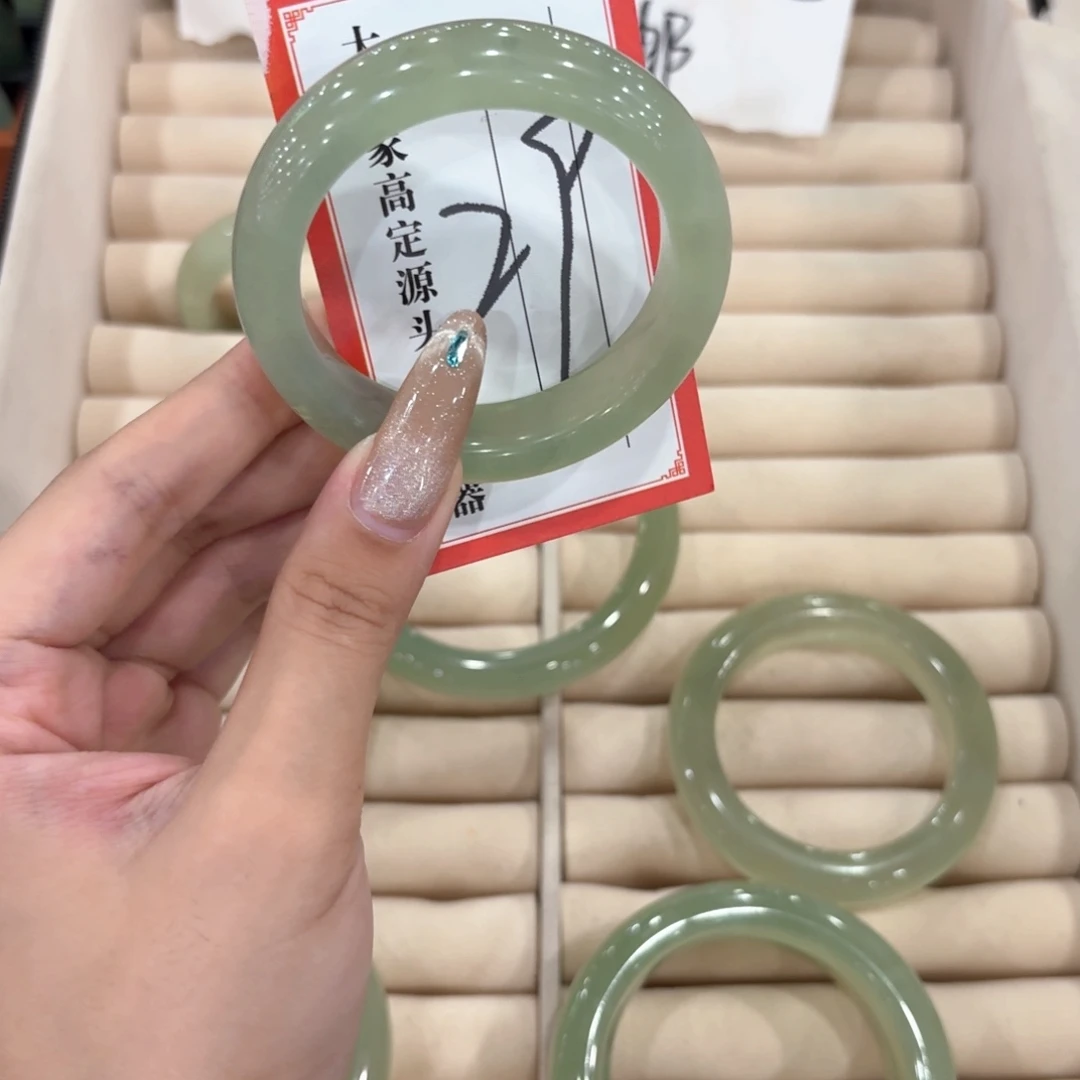 小****未镶嵌蛇纹石玉手镯