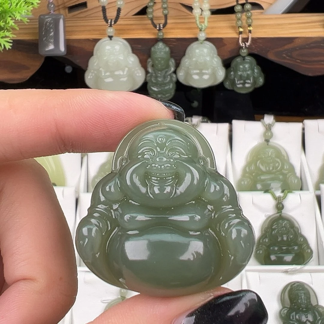 白***瑰和田玉未镶嵌颈饰