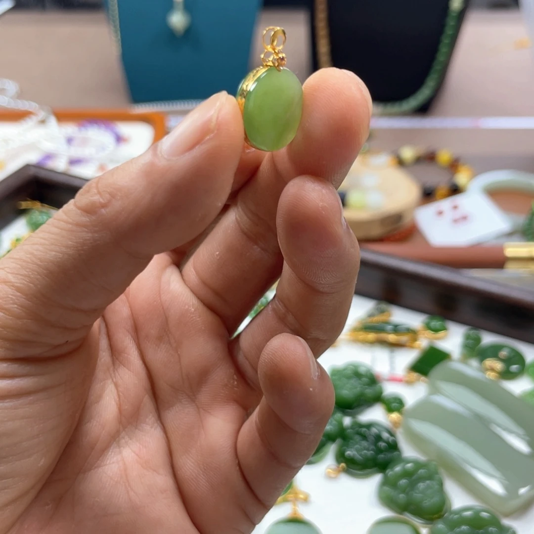 18K金镶嵌手链和田玉