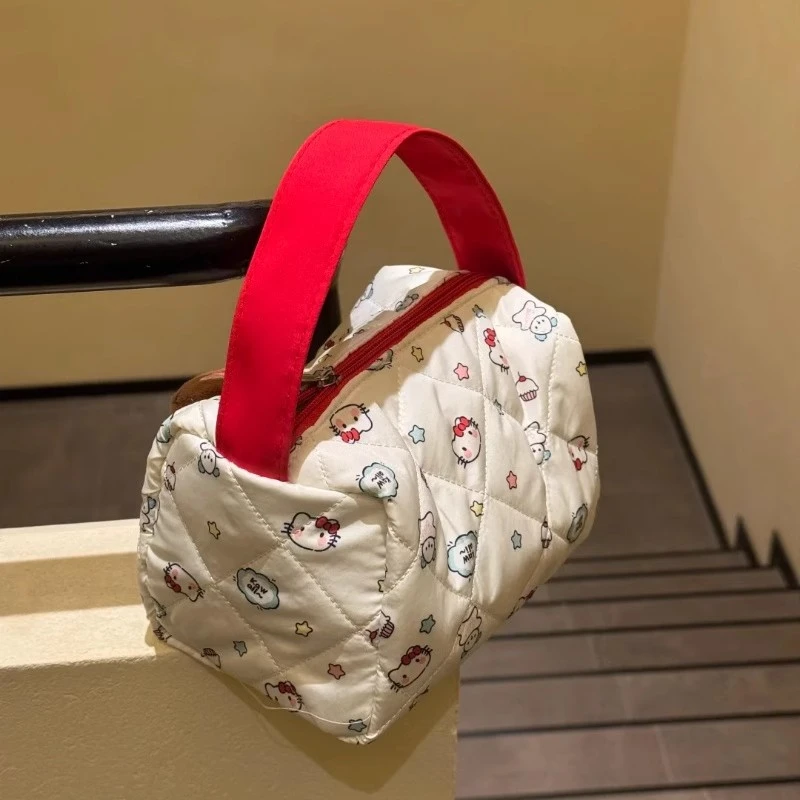 helloKitty可爱化妆包手拿包便携大容量收纳包洗漱包立体手提包女
