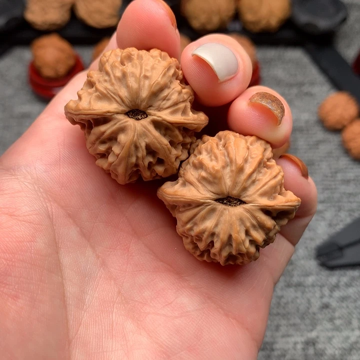 吊坠文玩核桃野生