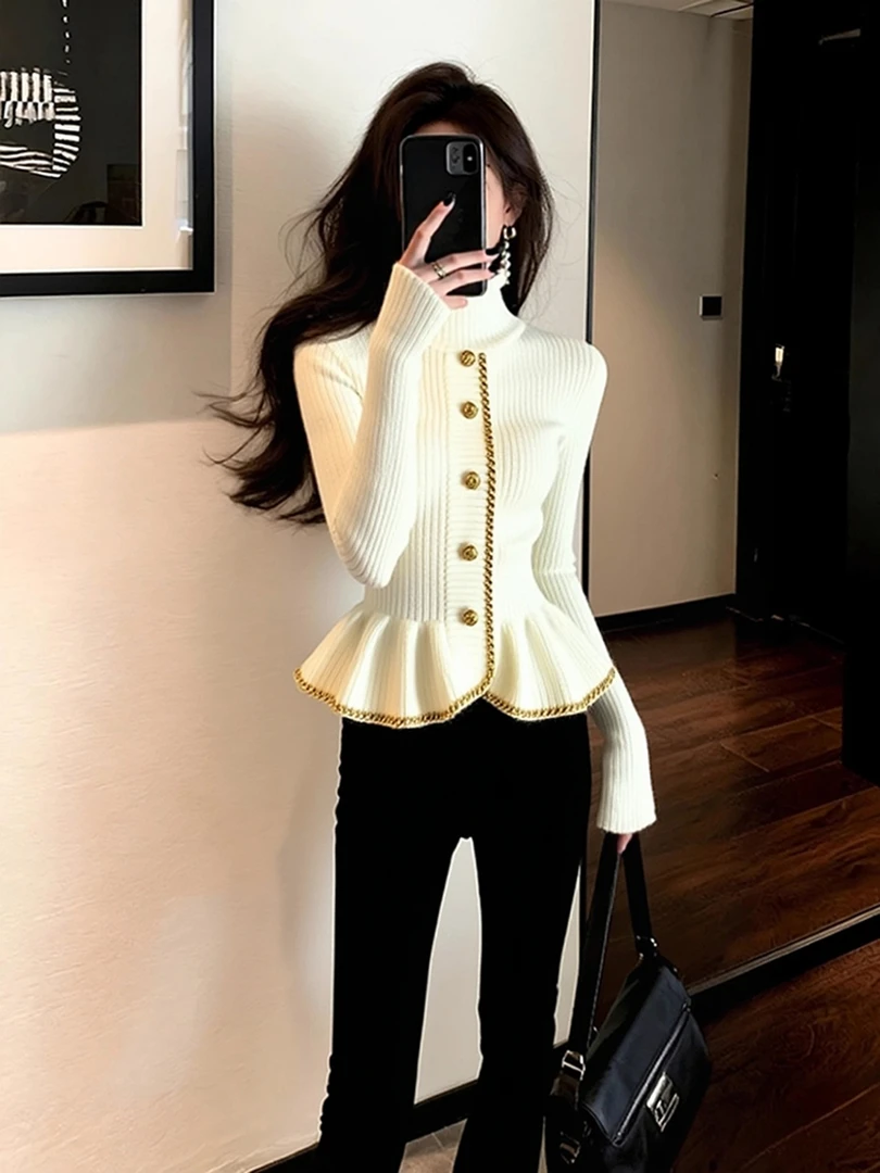 毛衣女款2025新款别致独特超好看高端小香风收腰白色高领针织上衣