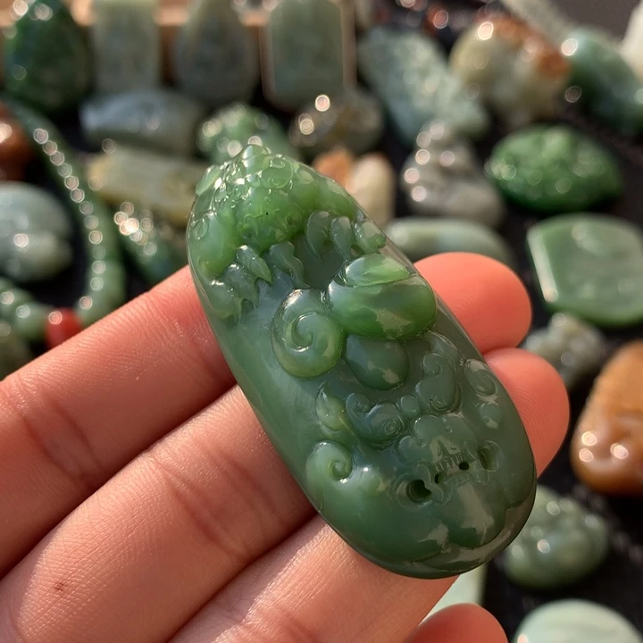 和田玉未镶嵌颈饰