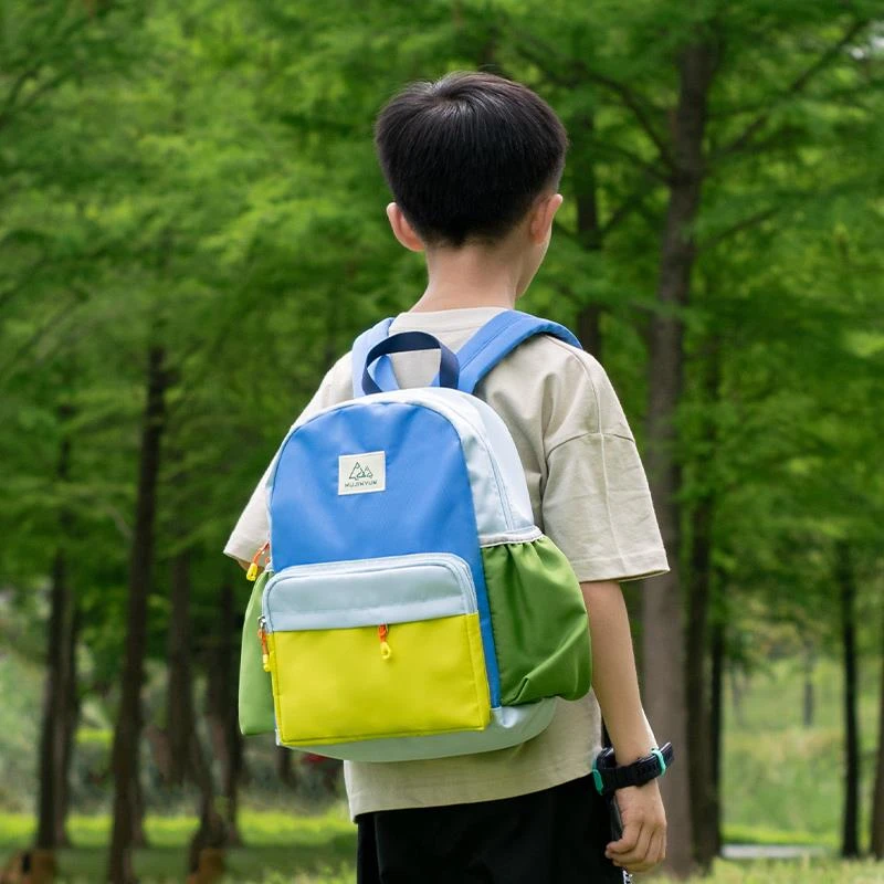 新品巴拉巴拉户外儿童出游背包男孩外出旅游轻便幼儿园书包旅行双