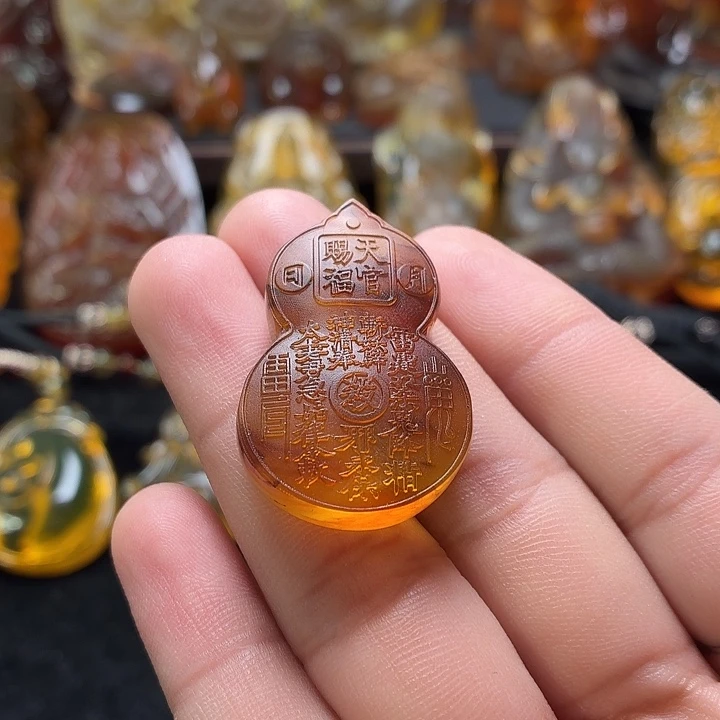 琥珀未镶嵌颈饰05