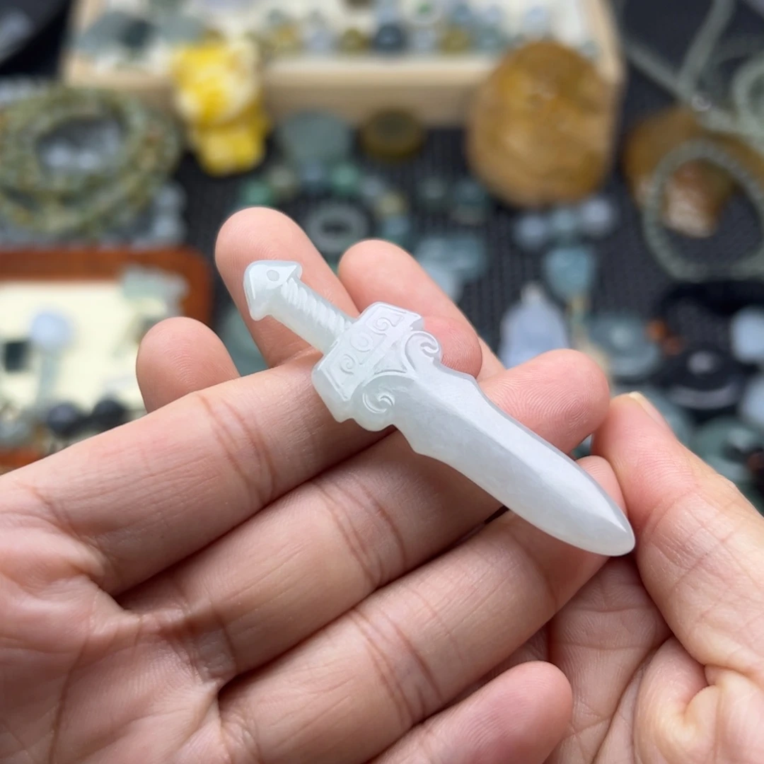 未镶嵌挂件翡翠剑