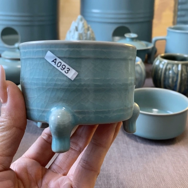 蓝***己瓷片三足撙一一一一