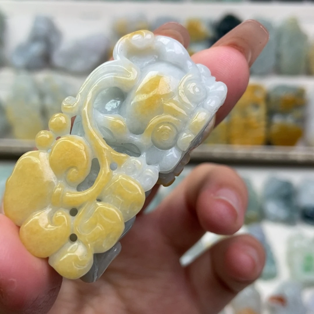 翡翠吊坠(赠链)未镶嵌