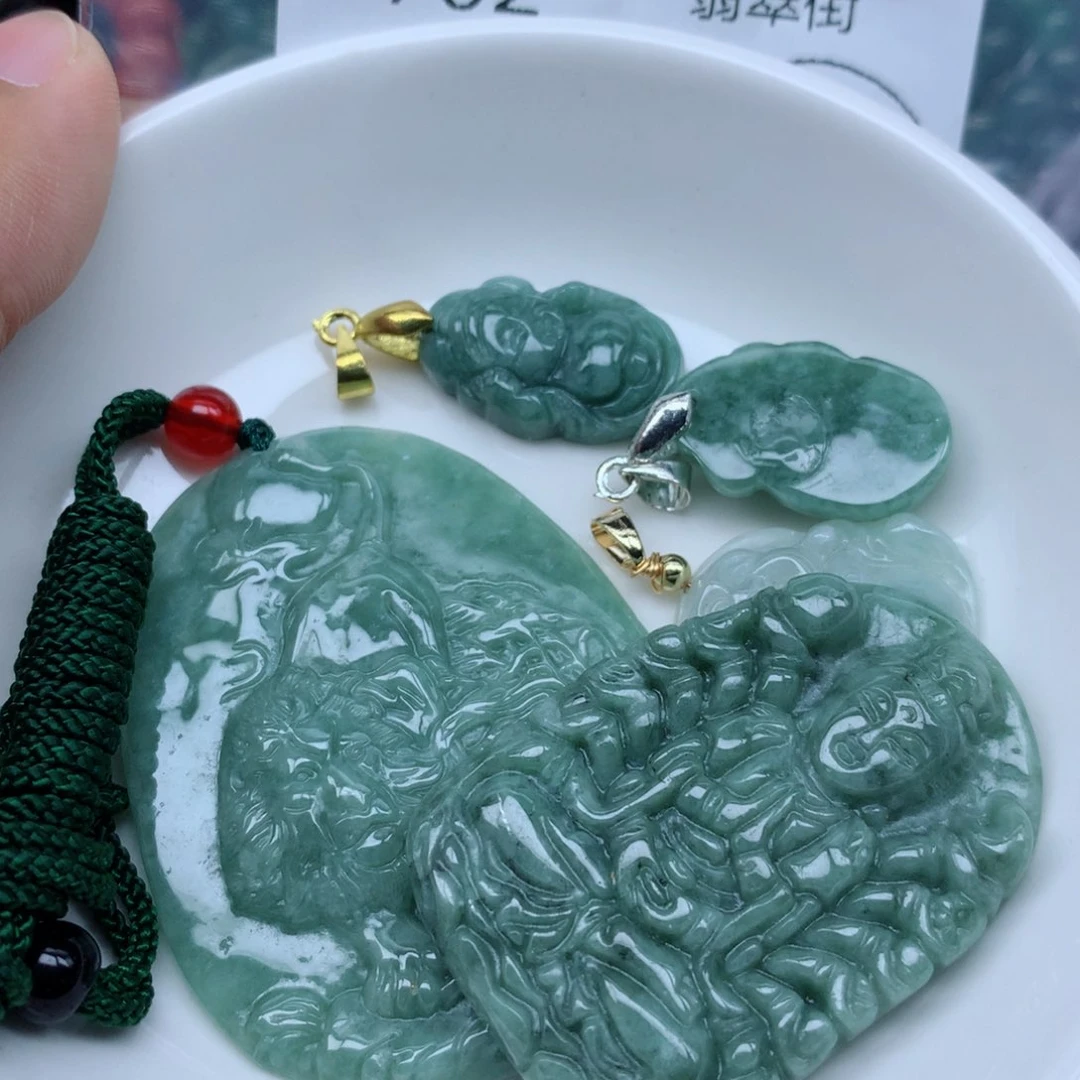 翡翠未镶嵌颈饰珠子