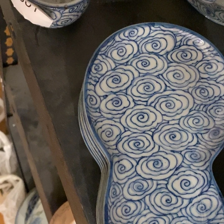 钛合金景德镇手绘香云葫芦盘