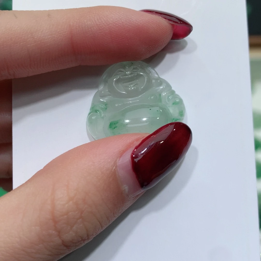 石英质玉（非洲翠）未镶嵌颈饰佛公