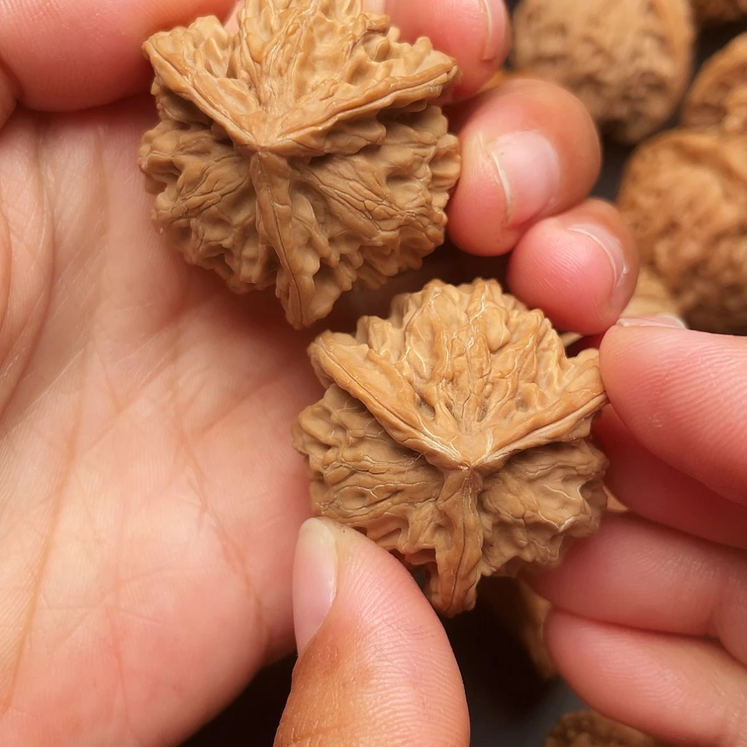 文玩核桃吊坠盘山三棱