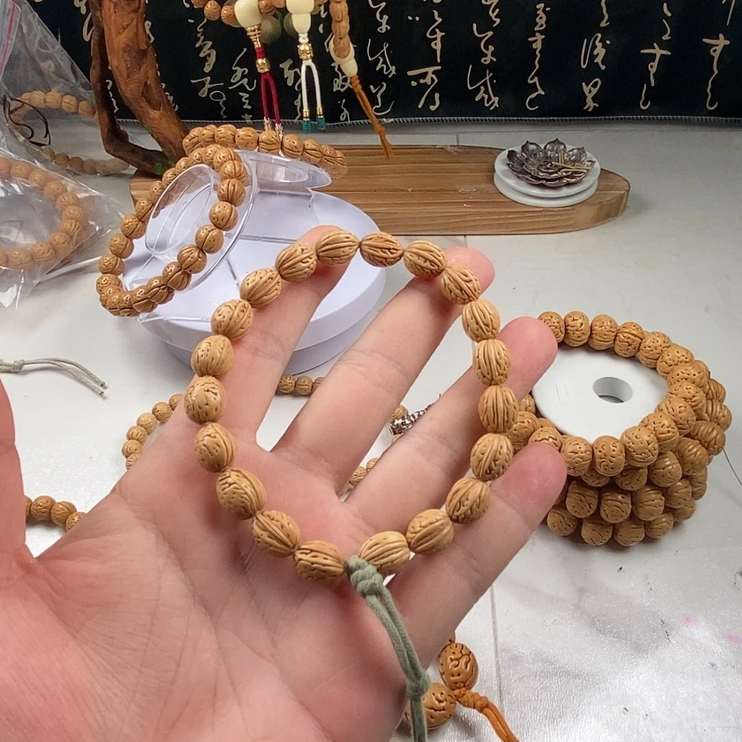杨***.吊坠桃核88888888888888