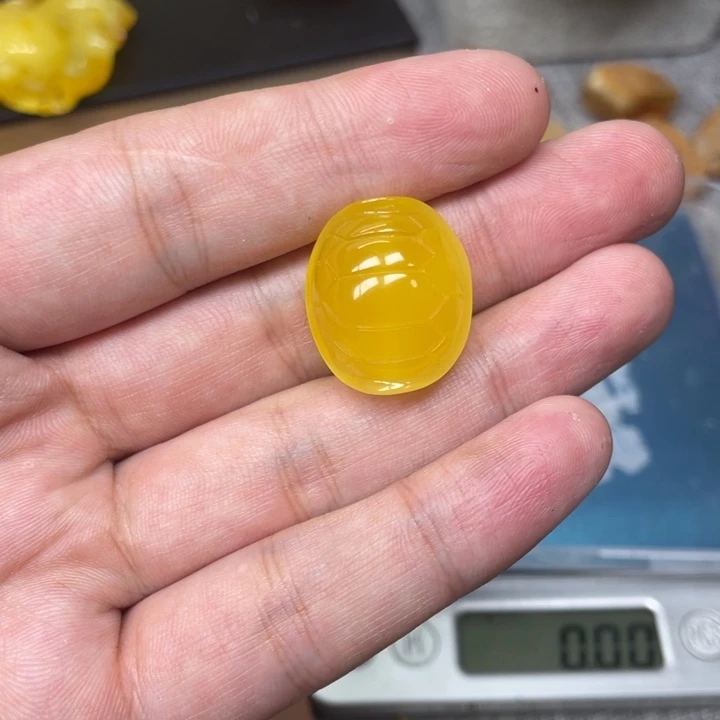 琥珀未镶嵌珠宝奇石