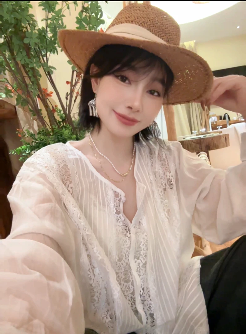 WANGDOUDOU  复愫街 蕾丝手工压褶花边衬衫