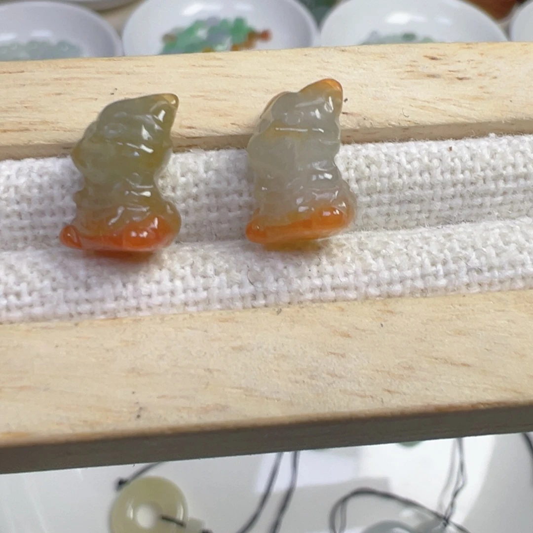 翡翠散珠龙宝宝一个