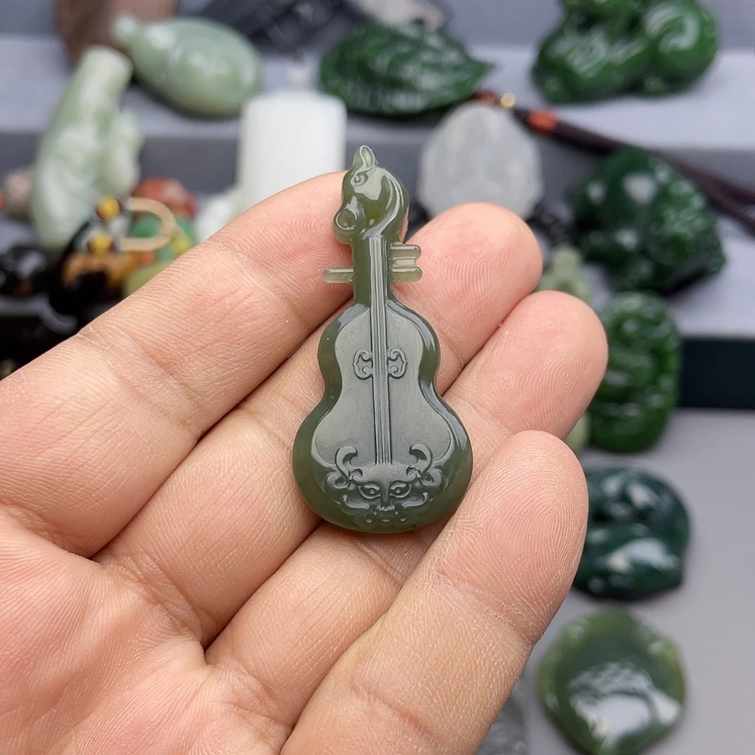 和田玉未镶嵌颈饰