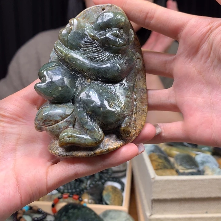 岫岩河磨玉（透闪石质玉）颈饰未镶嵌