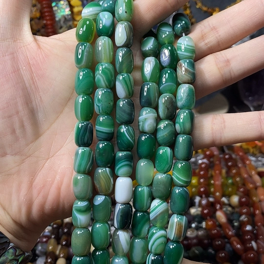 石英质玉未镶嵌，绿缠丝玛瑙桶珠10×14mm，