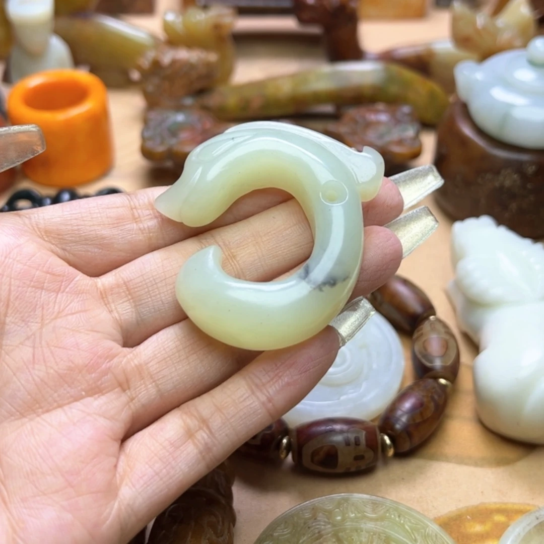 【闪购商品】蛇纹石玉颈饰未镶嵌