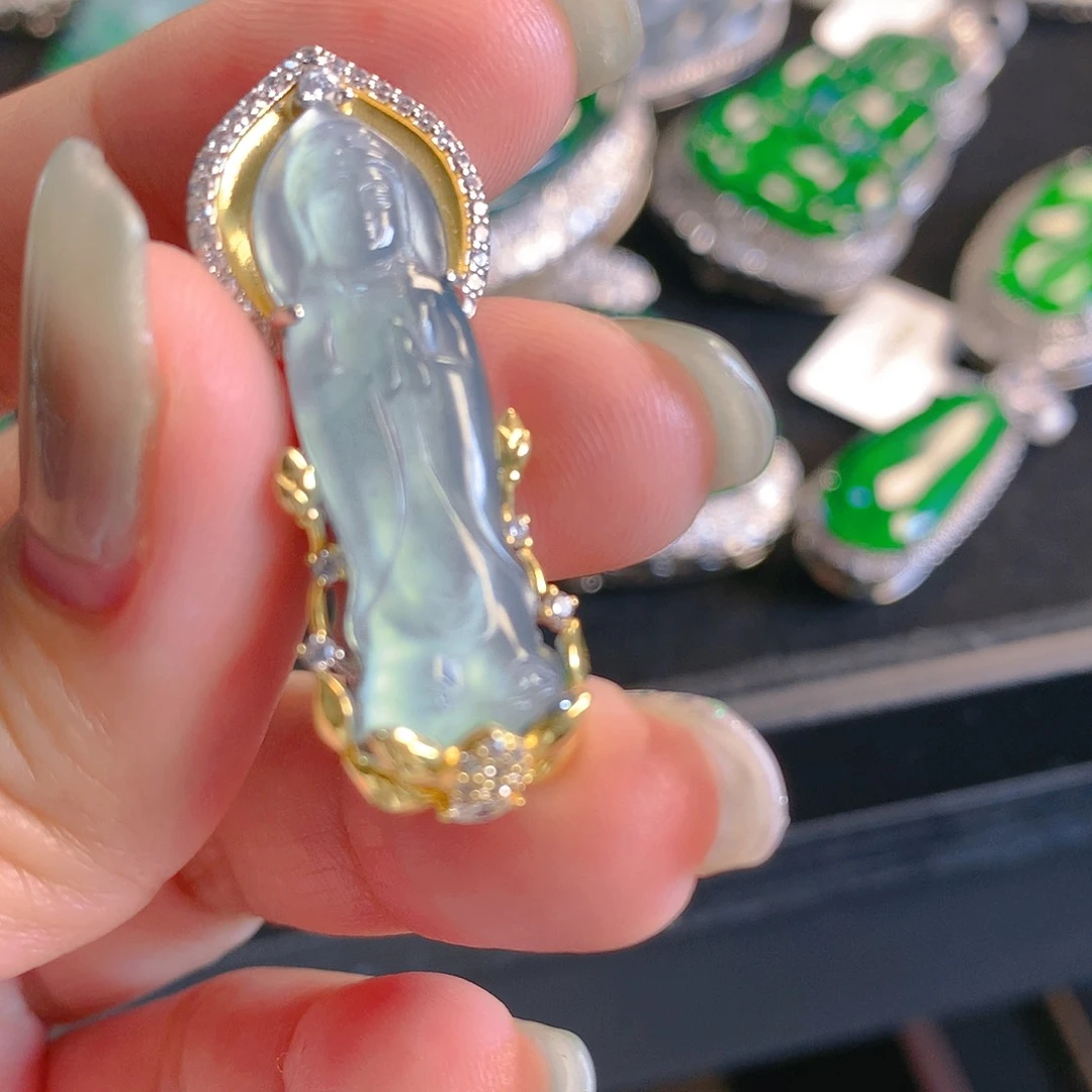 翡翠颈饰未镶嵌翡翠